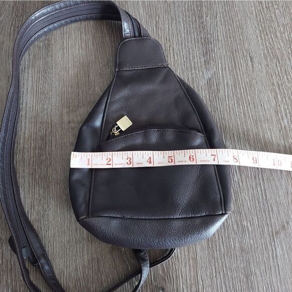 St. Johns Bay Vintage Brown Pebbled Leather Sling, Shoulder Backpack Bag - Picture 7 of 7